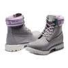 6-Inch Premium Waterproof Boot «Nubuck cinzento com colarinho com logótipo roxo»