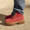 Bota de plataforma impermeável Stone Street de 15 cm para mulher