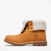 Bota feminina Timberland® com forro quente e fecho enrolável Bota feminina Timberland® com forro quente e fecho enrolável