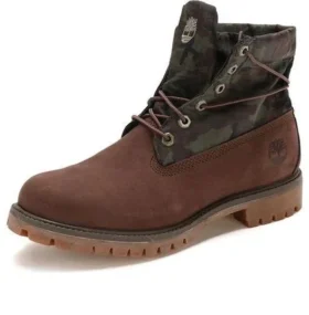 Botas de cano médio com aba enrolável “Estampado de camuflagem verde-castanho”