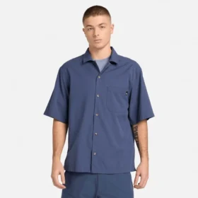 Camisas de resort de manga curta em seersucker para homem
