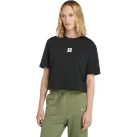 T-shirt com logotipo “Preto”