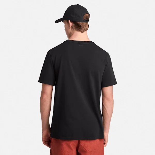 T-shirt masculina com logótipo bordado e efeito desgastado T-shirt masculina com logótipo bordado e efeito desgastado