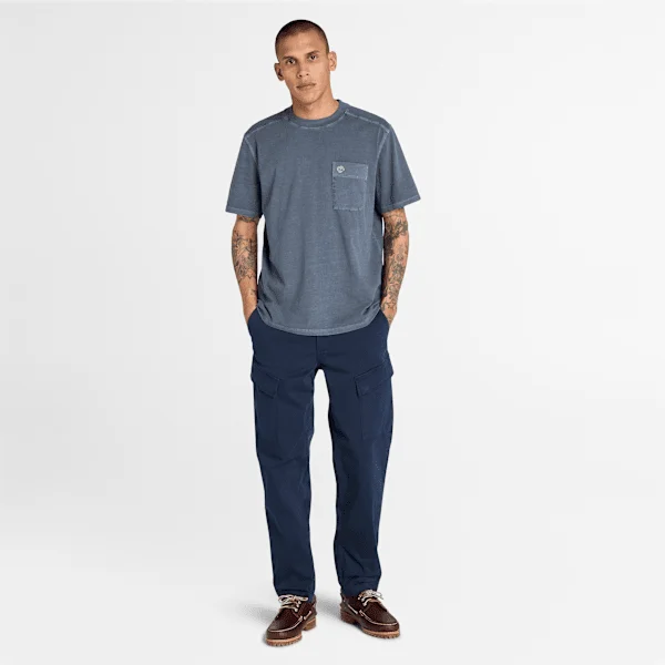 T-shirt masculina Merrymack River com bolso no peito e tingida na peça T-shirt masculina Merrymack River com bolso no peito e tingida na peça