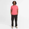 T-shirt masculina Merrymack River com bolso no peito e tingida na peça T-shirt masculina Merrymack River com bolso no peito e tingida na peça