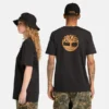 T-shirts com logótipo na frente e nas costas
