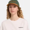 T-shirts com logótipo na frente e nas costas